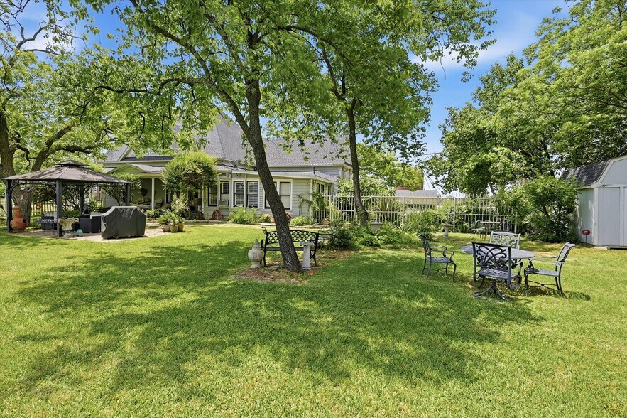 More Photos Of 202 E Main St, Celina Flex For Sale