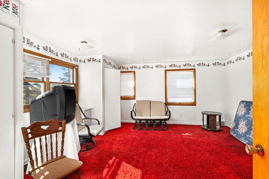 More Photos Of 4892 MN-61 N, Beaver Bay Specialty For Sale