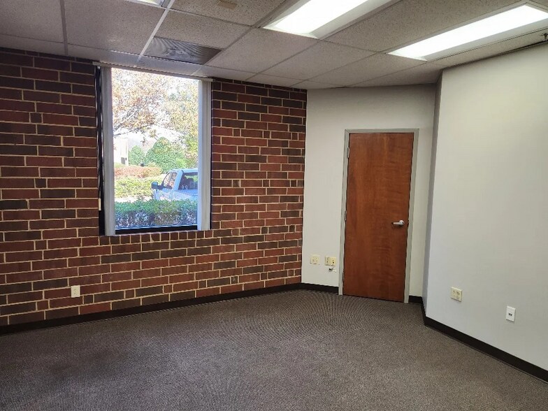 More Photos Of 750 Imperial Ct, Charlotte Distribution For Sale