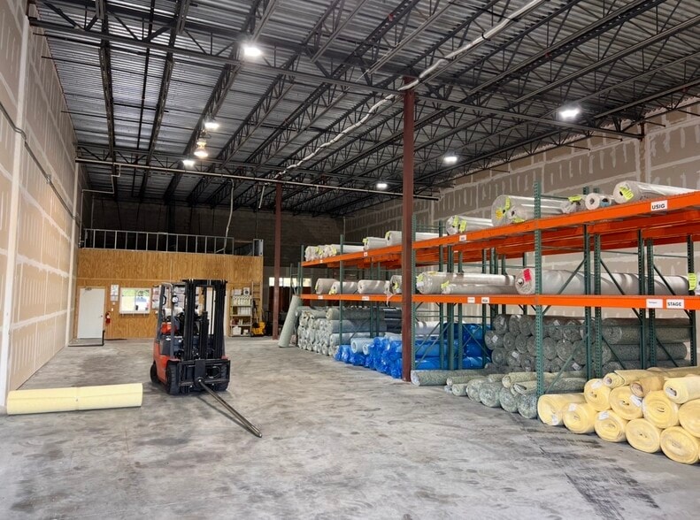 More Photos Of 1750 Longleaf Blvd, Lake Wales Warehouse For Lease