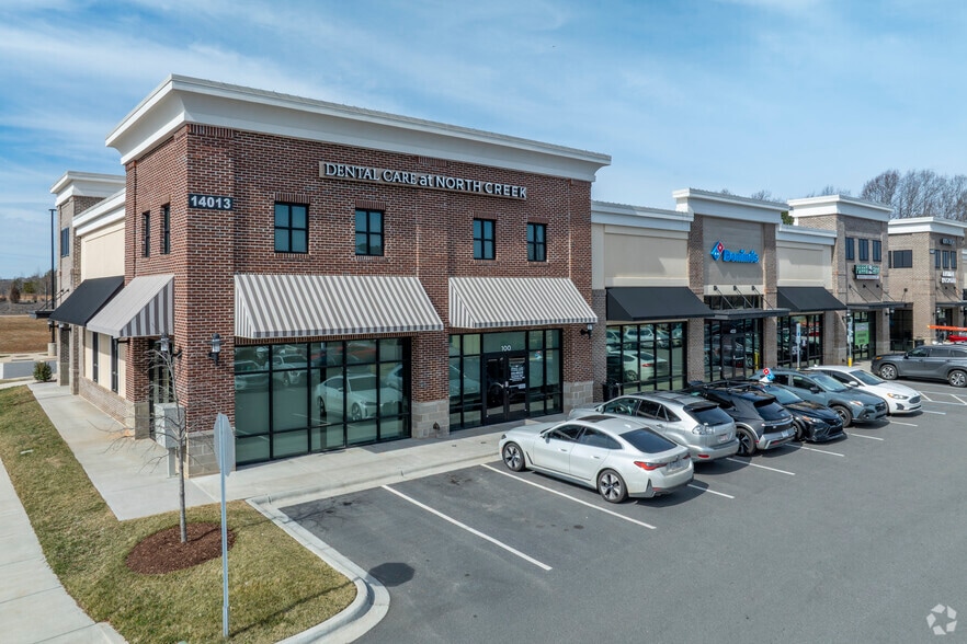More Photos Of 14013 N Creek Village Dr, Huntersville Unknown For Lease