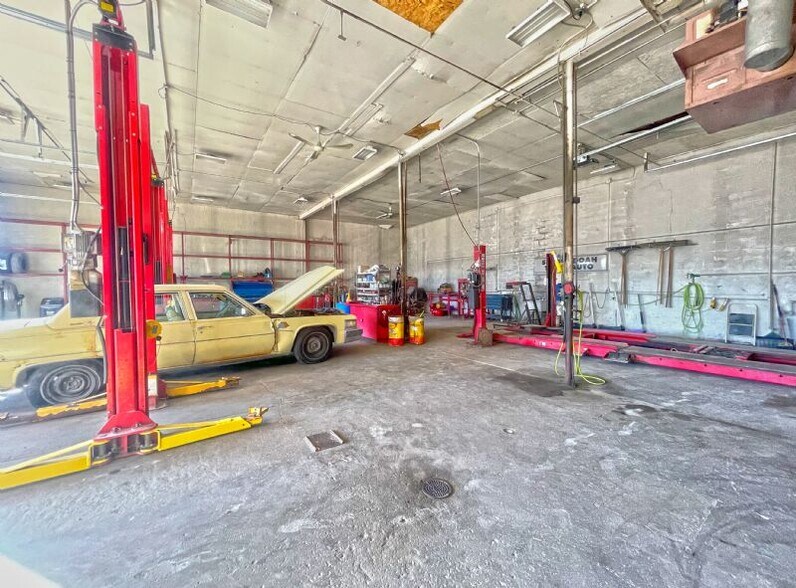 More Photos Of 1101 W Sheridan Ave, Shenandoah Auto Repair For Sale