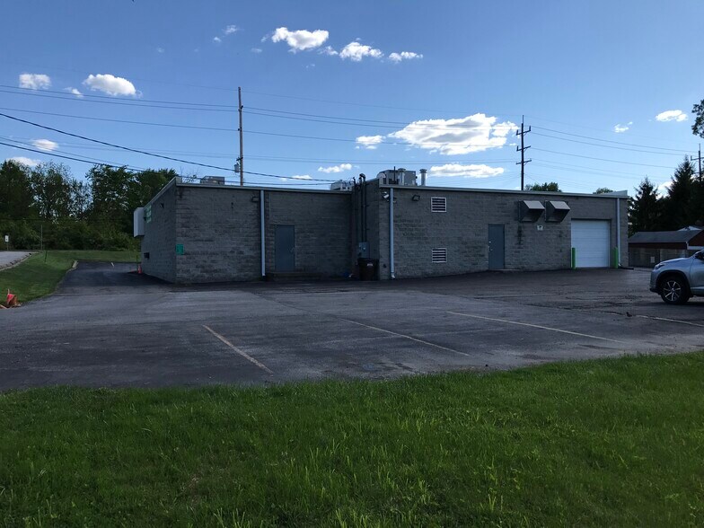 More Photos Of 810 Ohio Pike, Withamsville Office For Lease