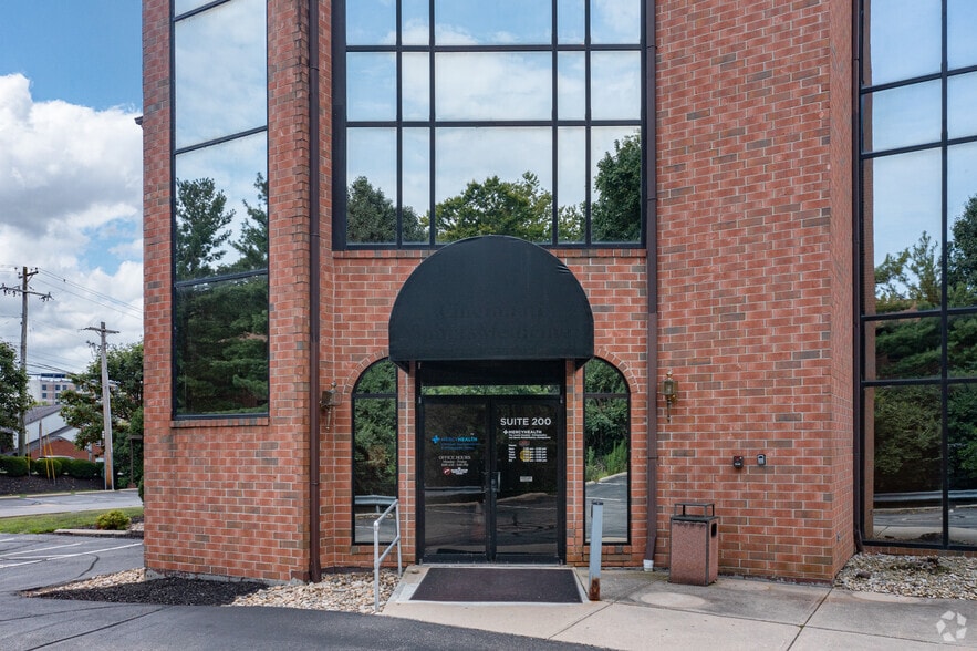 More Photos Of 10663 Montgomery Rd, Montgomery Medical For Lease