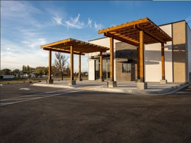 More Photos Of 1863 W 700 S, Syracuse General Retail For Sale