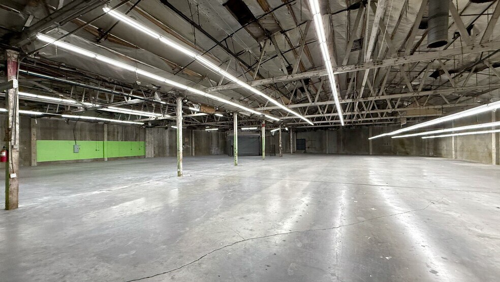 Primary Photo Of 620 S Clarence St, Los Angeles Manufacturing For Lease