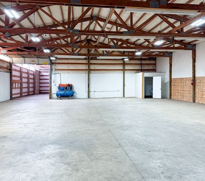 More Photos Of 5330 Fargo St, Turner Warehouse For Lease