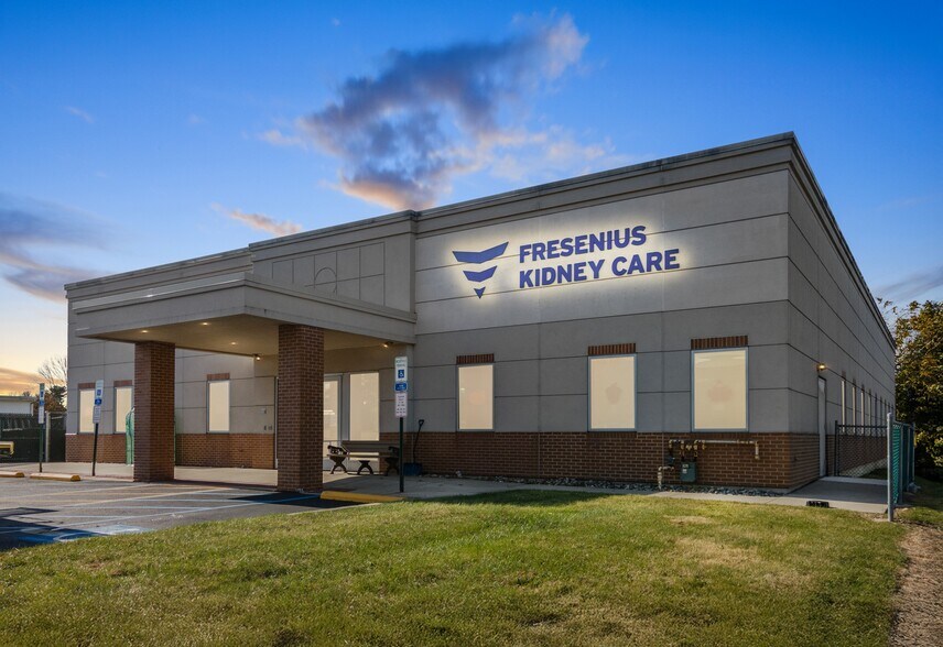 Primary Photo Of 1320 Mickley Rd, Whitehall Medical For Sale