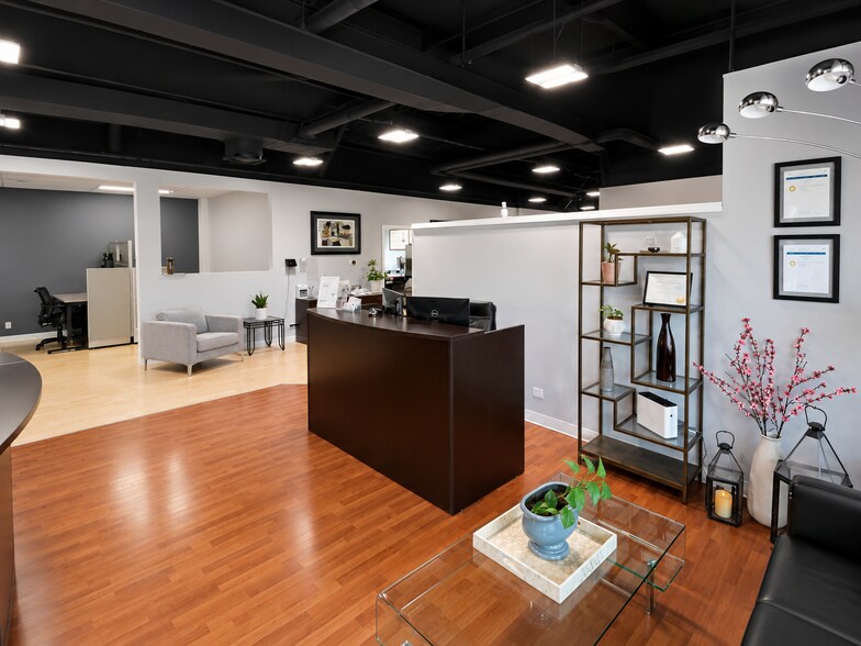 More Photos Of 935 N Plum Grove Rd, Schaumburg Office For Sale