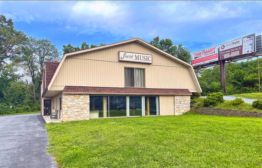 Primary Photo Of 550 N Mountain Rd, Harrisburg Freestanding For Lease