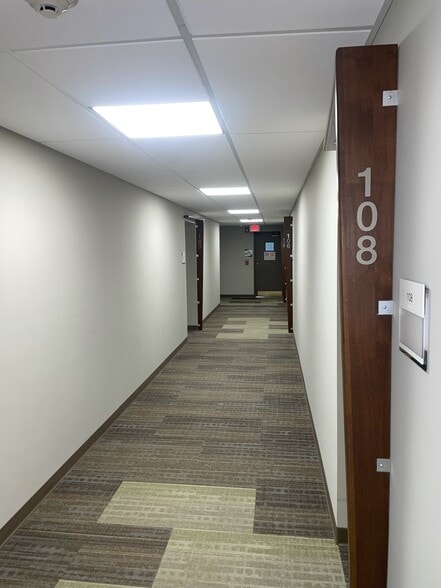 More Photos Of 500 N Lewis Run Rd, Pittsburgh Medical For Lease