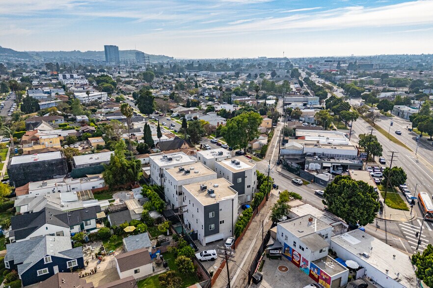 More Photos Of 1818 Thurman Ave, Los Angeles Apartments For Sale