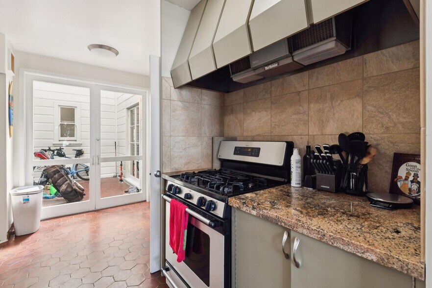 More Photos Of 2539-2541 Lombard St, San Francisco Apartments For Sale