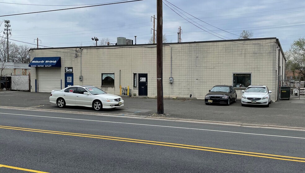 Primary Photo Of 985 E Linden Ave, Linden Warehouse For Lease