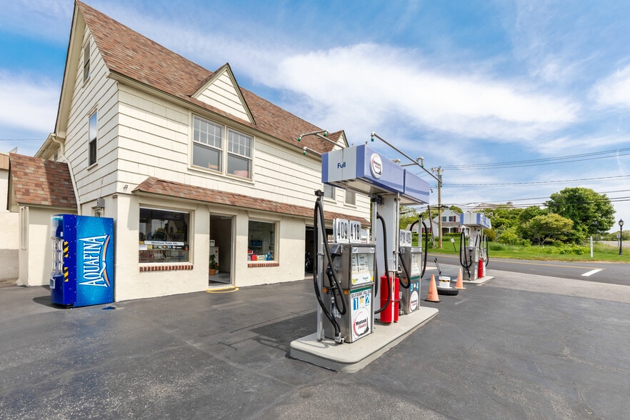 More Photos Of 809 Montauk Hwy, Montauk Auto Repair For Sale