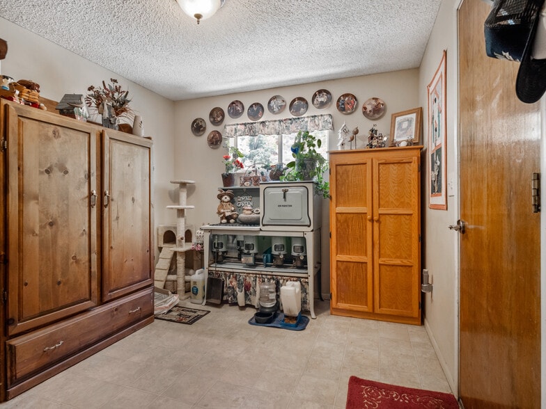 More Photos Of 106705 US Highway 395, Coleville Hotel For Sale