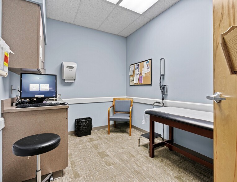 More Photos Of 357-359 Williamson Rd, Mooresville Medical For Sale