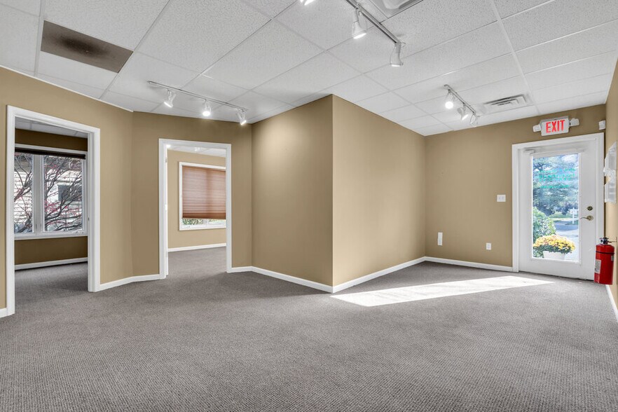 More Photos Of 1 Dag Hammarskjold Blvd, Howell Medical For Lease