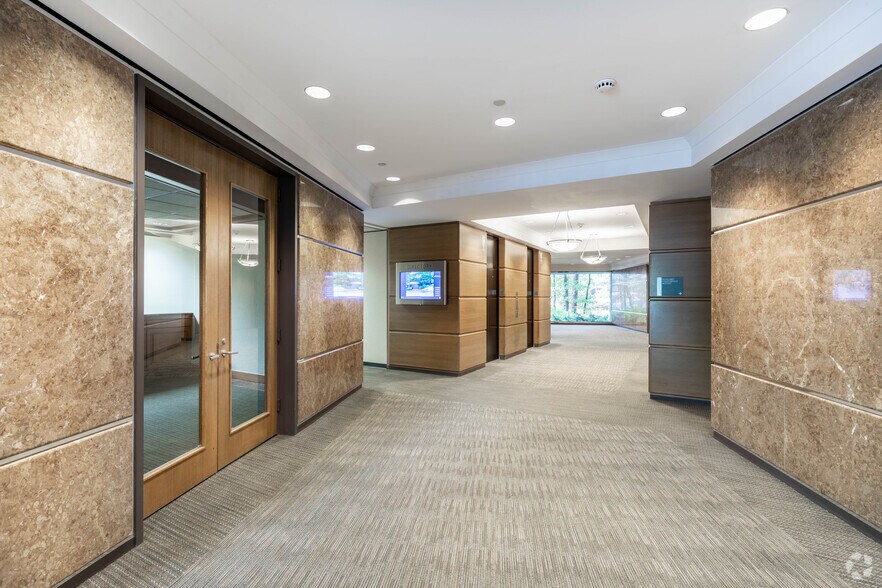 More Photos Of 104 Inverness Center Pl, Birmingham Office For Lease