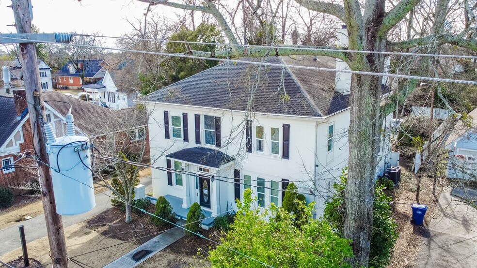 More Photos Of 104 W Candler St, Winder Medical For Sale