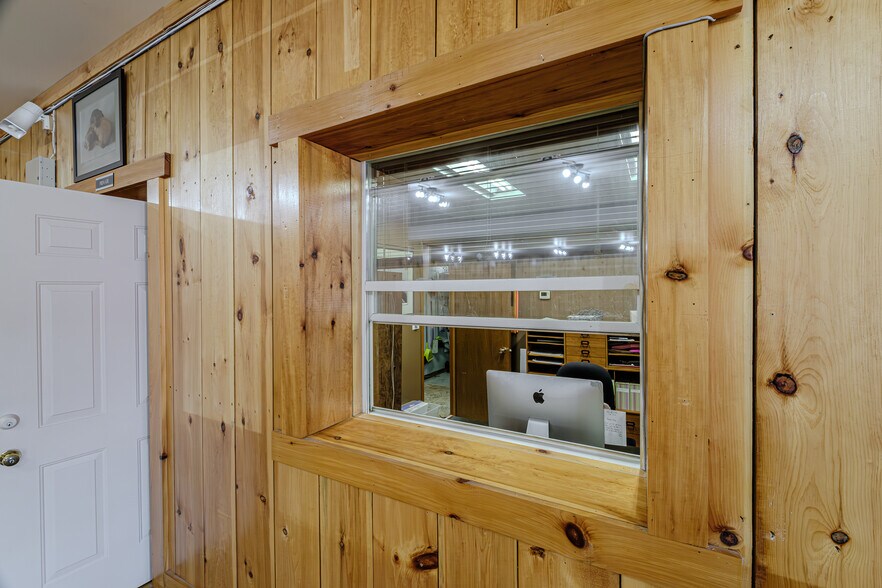 More Photos Of 316 Queensway W, Simcoe Storefront Retail Office For Sale