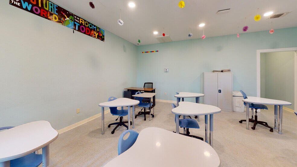 More Photos Of 4150 Highway 36 S, Brenham Shelter For Sale