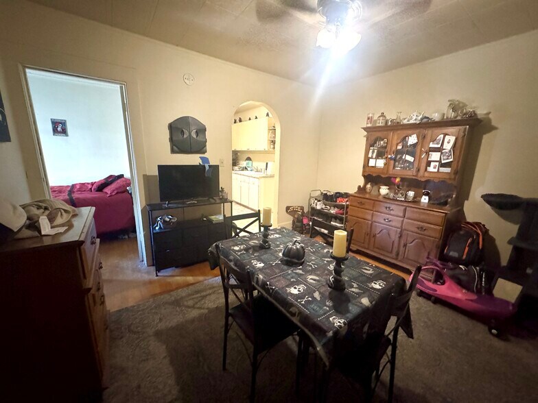 More Photos Of 3213 Washington Ave, Racine Storefront Retail Residential For Sale