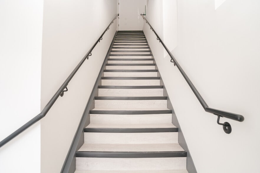 More Photos Of 135 Addison Hall Cir, Aurora Warehouse For Lease