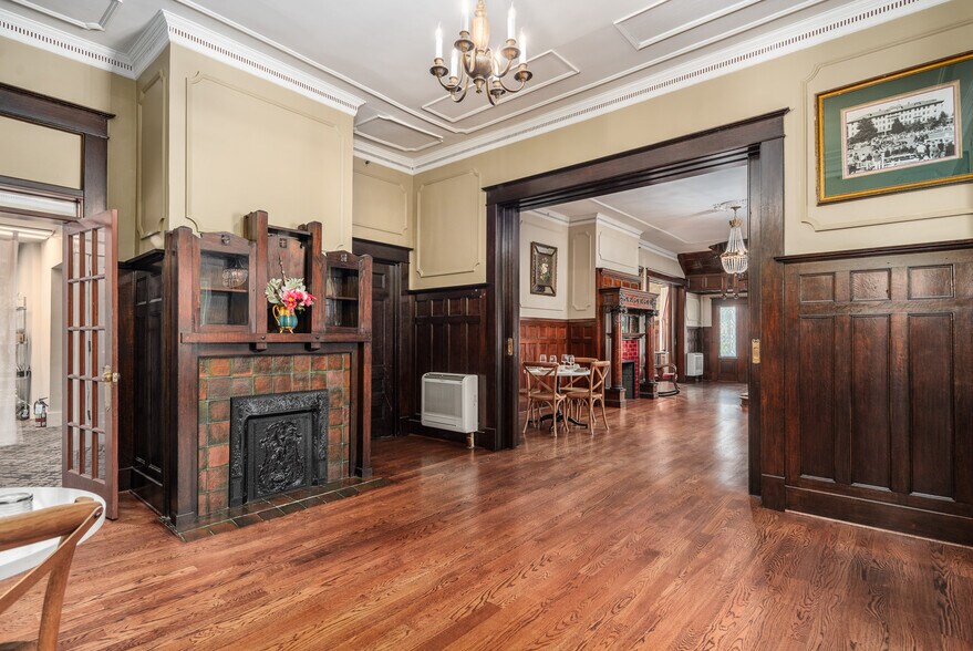 More Photos Of 738 E Main St, Belhaven Hotel For Sale