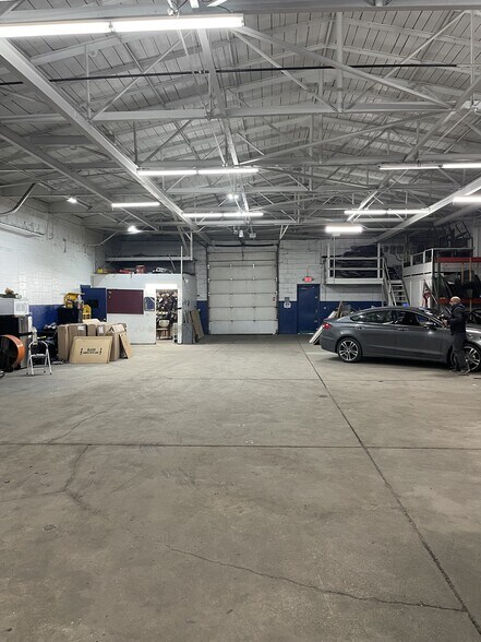 More Photos Of 8453 E Eight Mile Rd, Warren Auto Repair For Sale