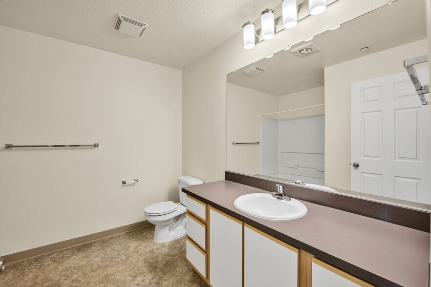 More Photos Of 2211 McKinney Ln, Lebanon Apartments For Sale