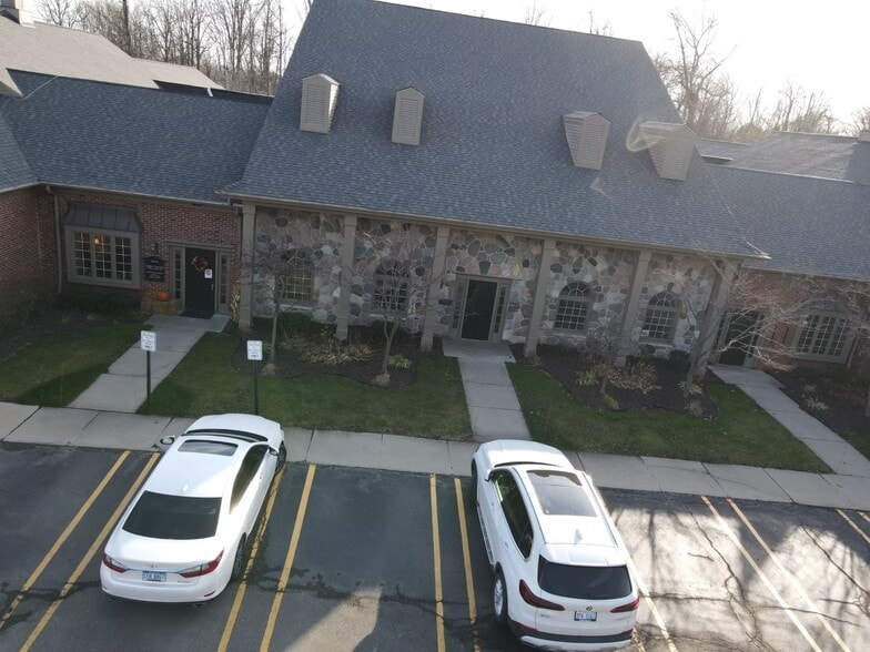 More Photos Of 37601-37649 Pembroke Ave, Livonia Office For Lease