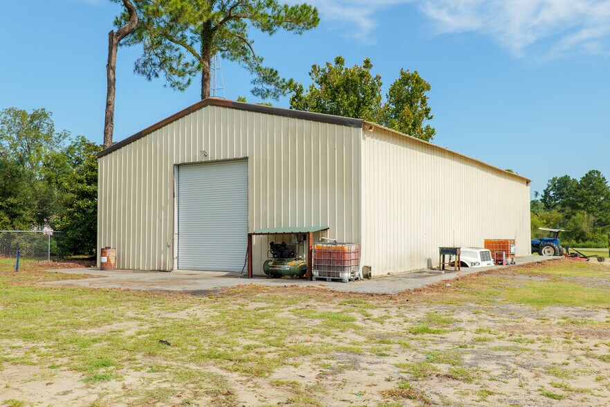 More Photos Of 450 W Highway 64, Lakeland Warehouse For Lease