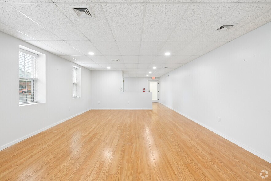 More Photos Of 210 Knickerbocker Rd, Cresskill Medical For Lease
