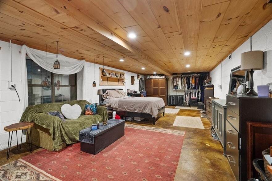 More Photos Of 9440 GA-52, Chatsworth Hospitality For Sale