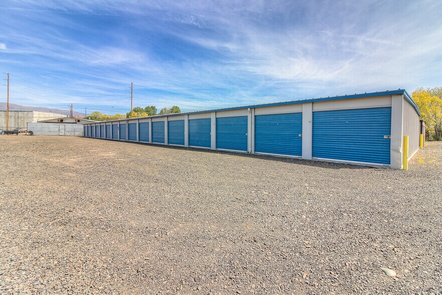 More Photos Of 46 Hatton Rd, Tieton Self Storage For Sale