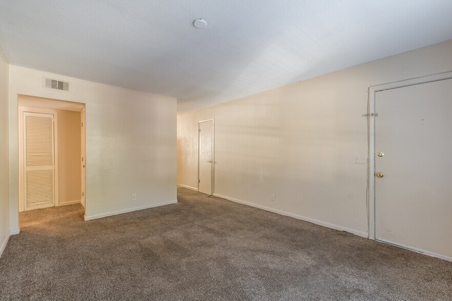 More Photos Of 1204-1216 Lakeview Dr NW, Conyers Apartments For Sale