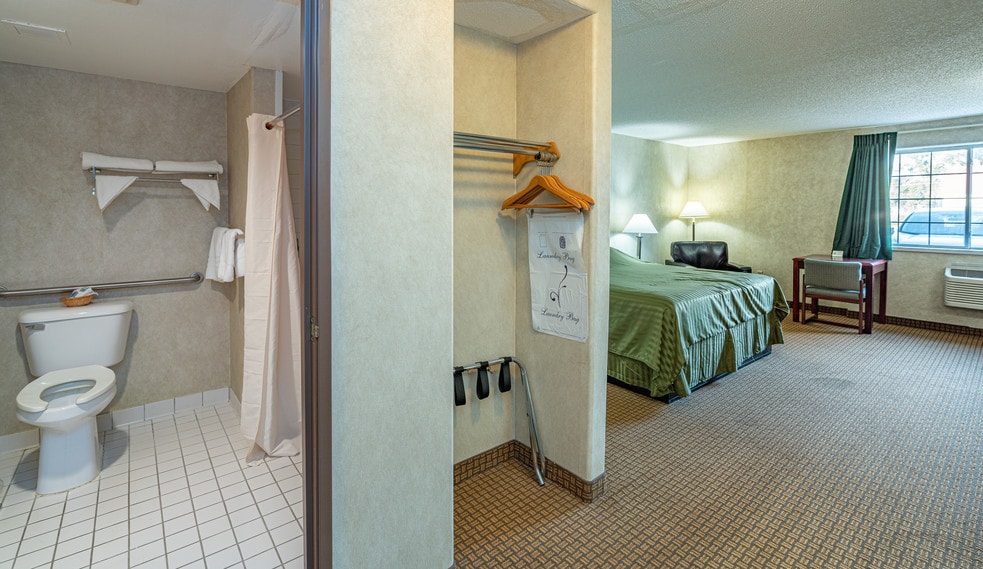 More Photos Of 1202 W Kansas Ave, Garden City Hotel For Sale