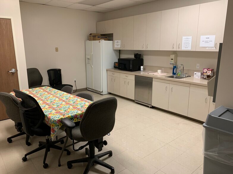 More Photos Of 431 Calle San Pablo, Camarillo Warehouse For Lease