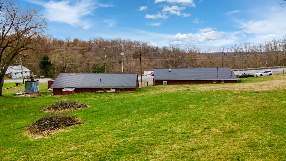 More Photos Of 903 OH-152, Bloomingdale Freestanding For Sale