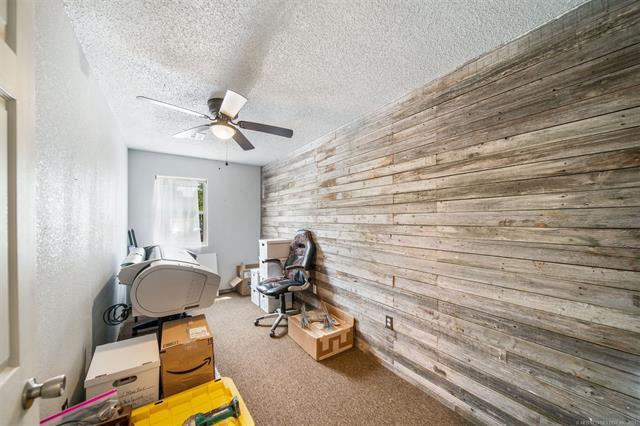 More Photos Of 16382 E Highway 20, Claremore Office Residential For Lease