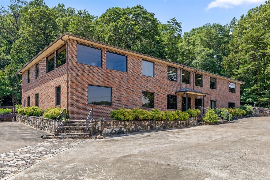 More Photos Of 901 Mountain Creek Rd, Chattanooga Office For Lease
