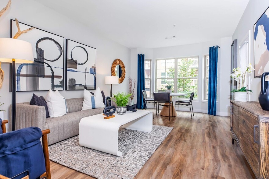 More Photos Of 515 West Ave, Norwalk Unknown For Lease