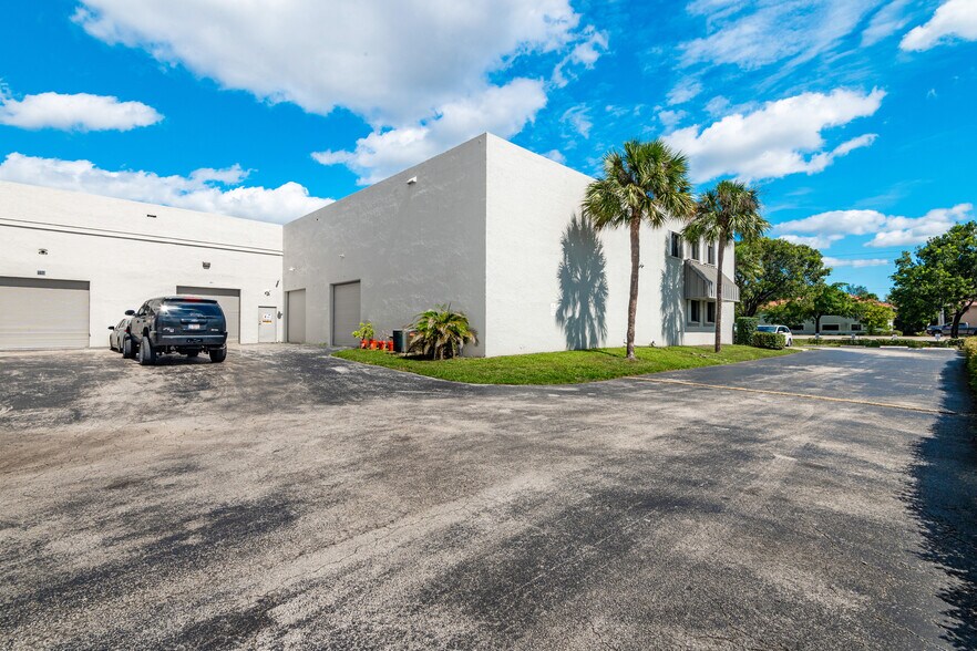 More Photos Of 3650 Coral Ridge Dr, Coral Springs Light Manufacturing For Lease