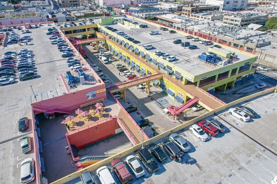 More Photos Of 1100 S San Pedro St, Los Angeles Storefront For Lease