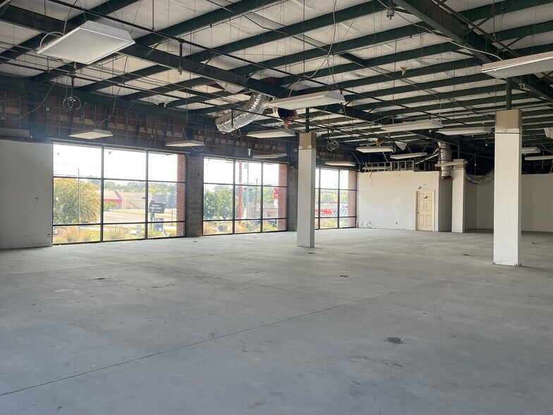 More Photos Of 1717 Gallatin Pike N, Madison Freestanding For Lease