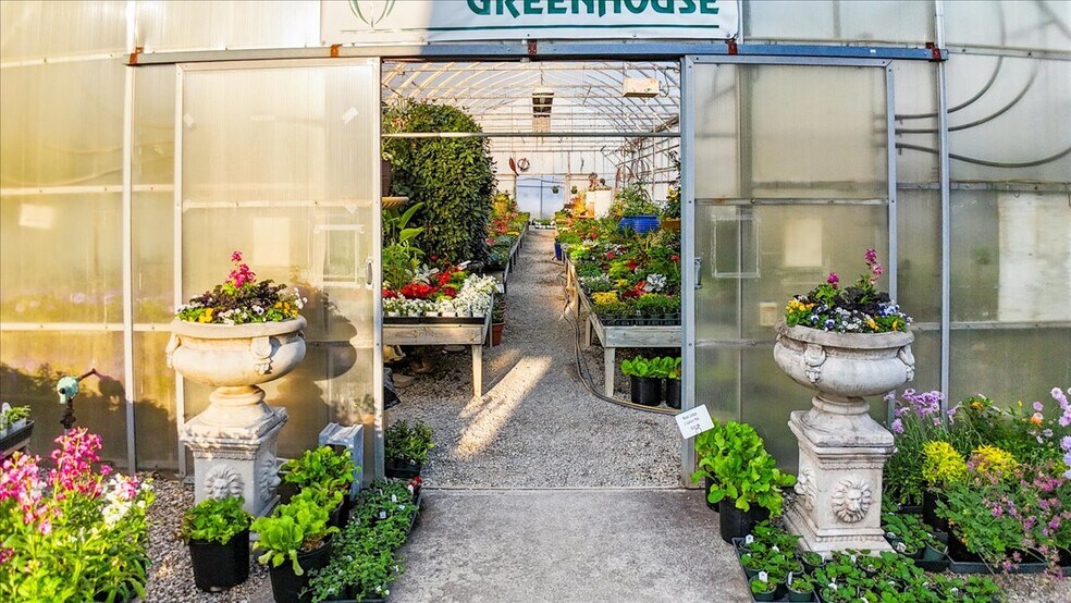 More Photos Of 1356 Coopers Cove Rd, Hardy Specialty For Sale