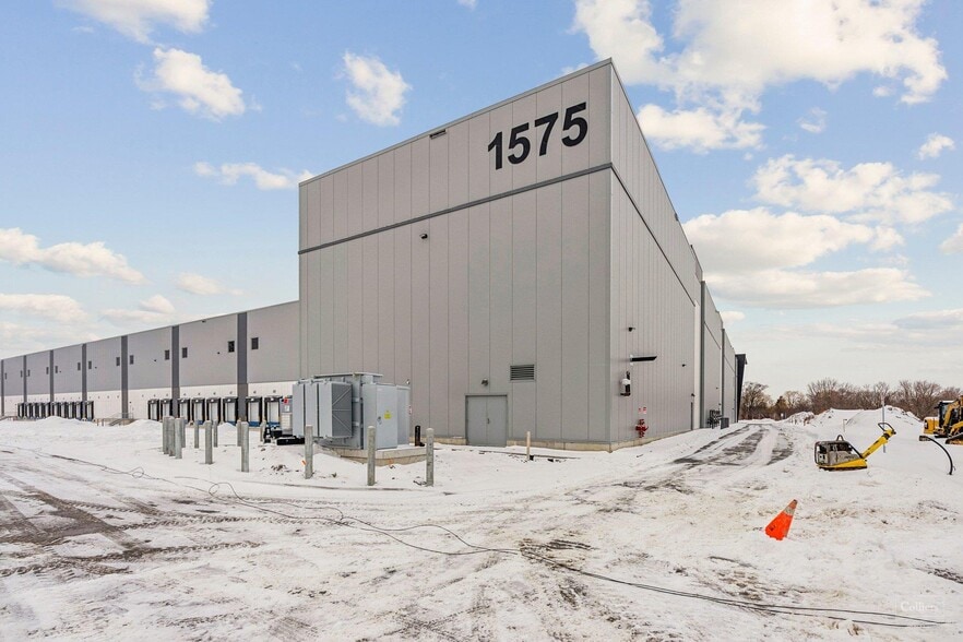 More Photos Of 1575 Clements Rd, Pickering Manufacturing For Lease