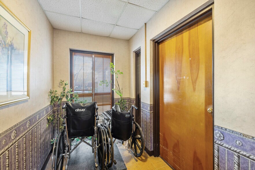 More Photos Of 1612 W Plaza Dr, Tallahassee Medical For Sale