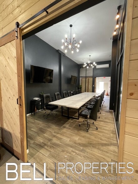 More Photos Of 1701-1721 N Main St, Los Angeles Office For Sale